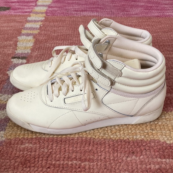 Butter yellow Reebok Classics - Picture 2 of 7